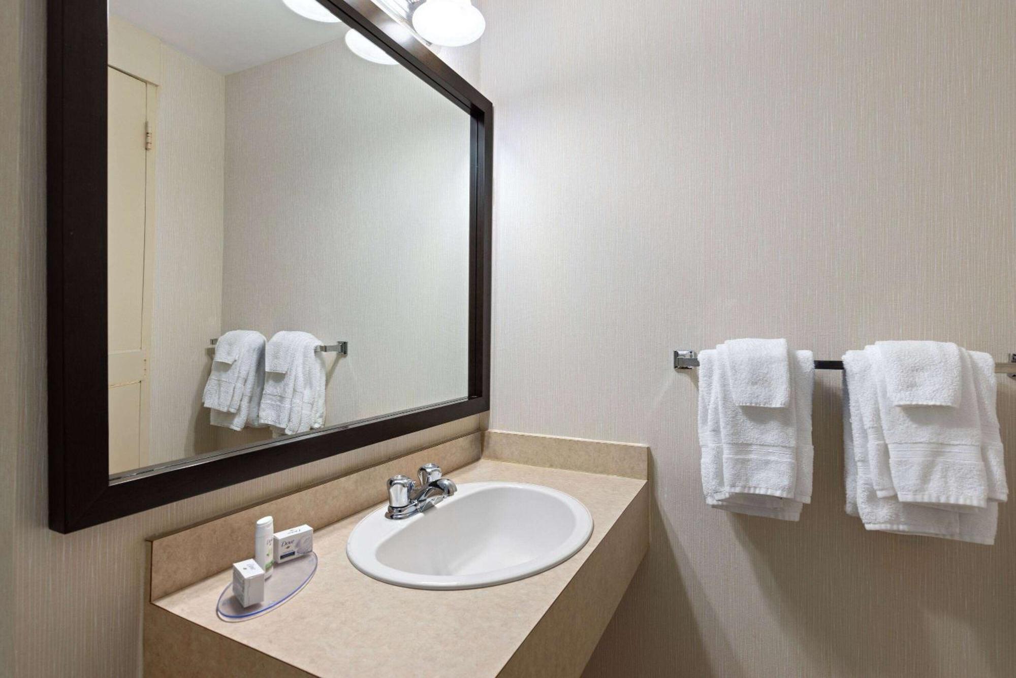 Travelodge By Wyndham Thunder Bay On Exterior foto